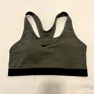 Nike Swoosh Padded Bra Size M